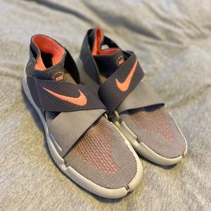 Nike Free RN Motion Flyknit-Grey/Pink